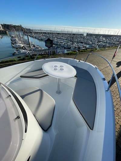 Barca JEANNEAU CAP CAMARAT 5.5 CC nuovo Francia