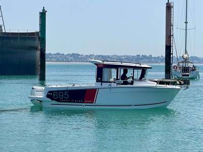 Barca JEANNEAU MERRY FISHER 695 SPORT SÉRIE 2 nuovo Francia