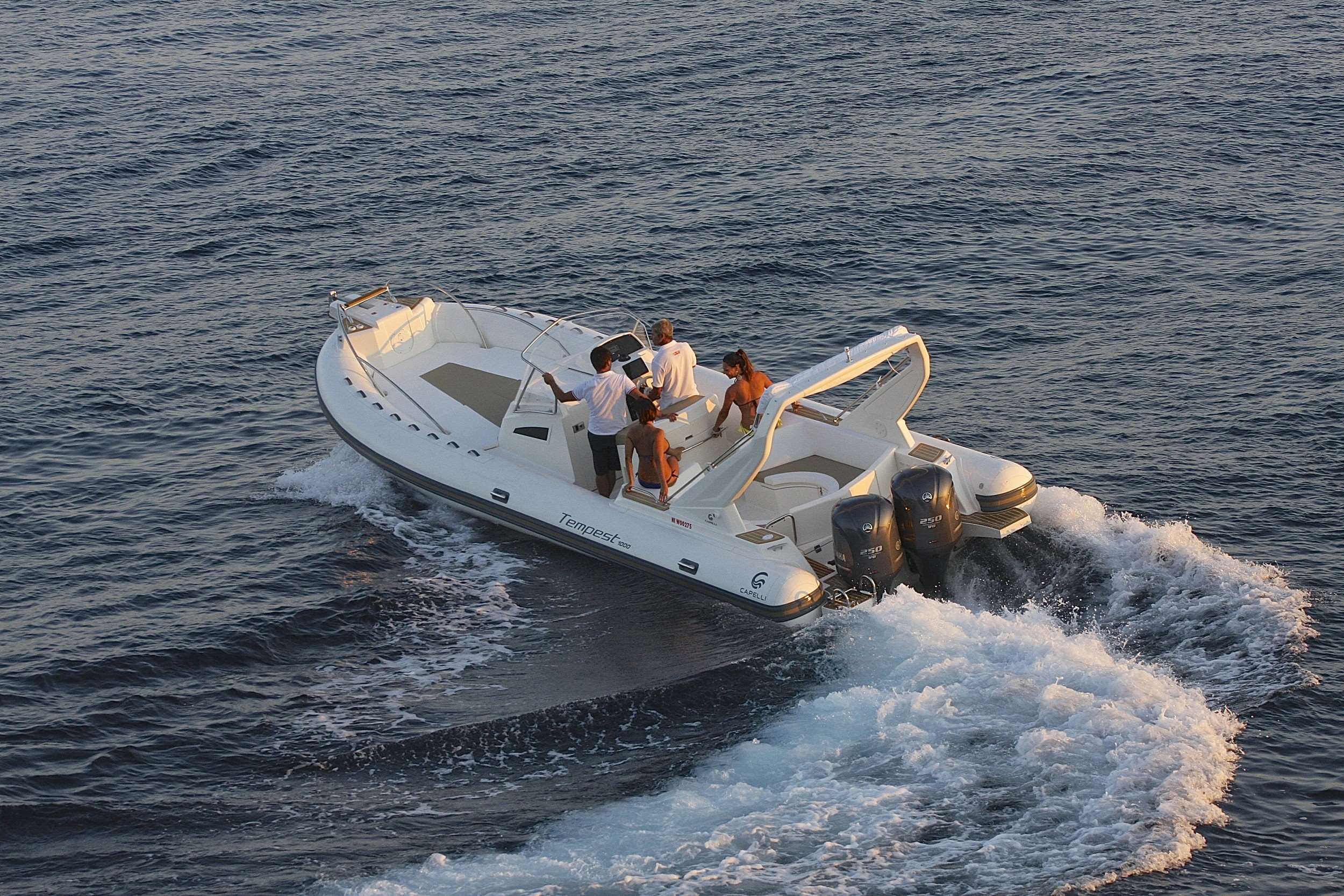 Capelli TEMPEST 1000 CC