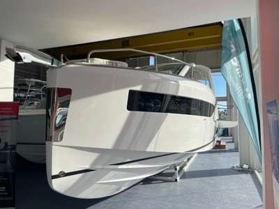 Barca JEANNEAU DB 37 IB nuovo Spagna
