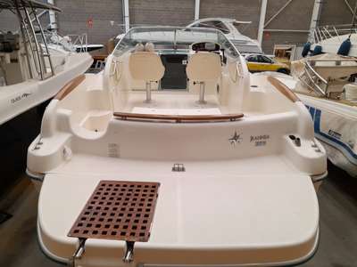 Barca JEANNEAU LEADER 705 usato Spagna
