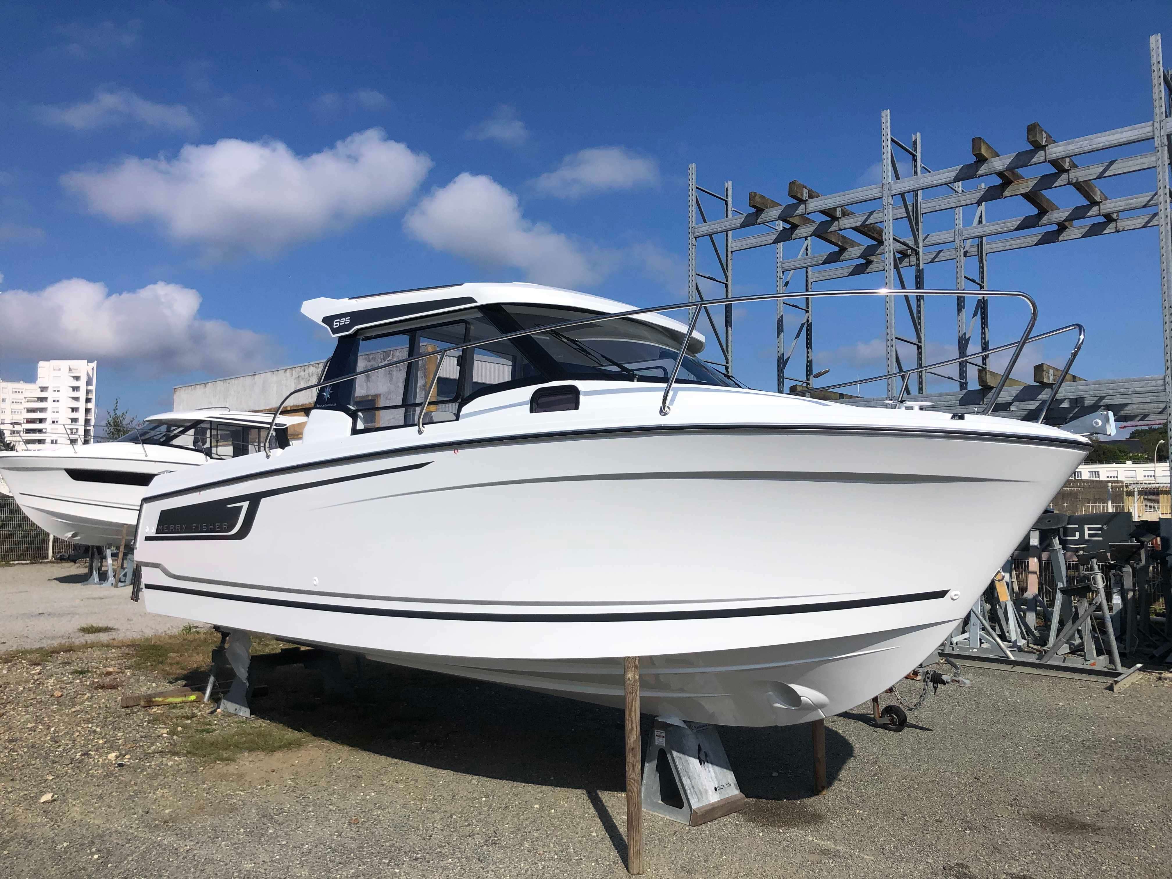 Jeanneau MERRY FISHER 695 SERIE 2