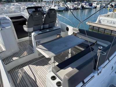 Barca JEANNEAU CAP CAMARAT 9.0 WA usato Francia