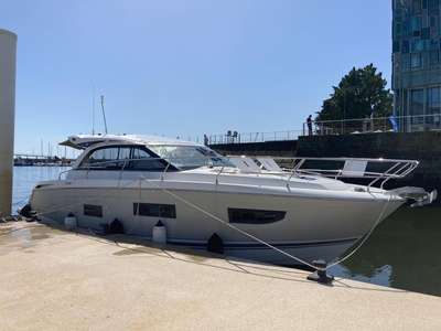 Barca JEANNEAU LEADER 40 usato Francia