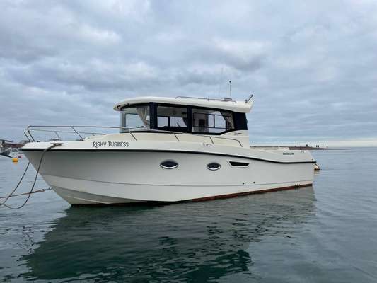 2021 Quicksilver CAPTUR 905 PILOTHOUSE
