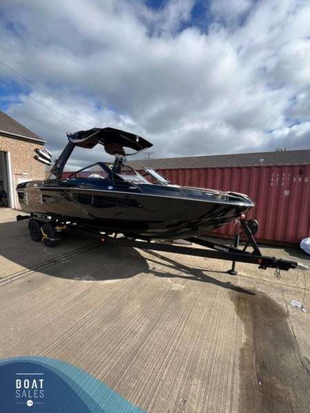 2024 CENTURION BOATS CENTURION RI245 - Photo 1