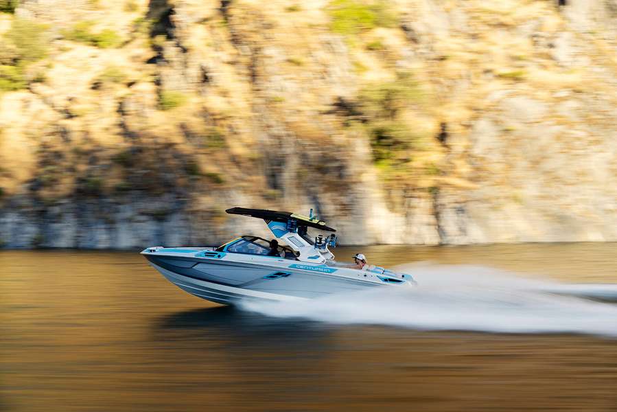 2025 CENTURION BOATS CENTURION RI245 - Photo 1