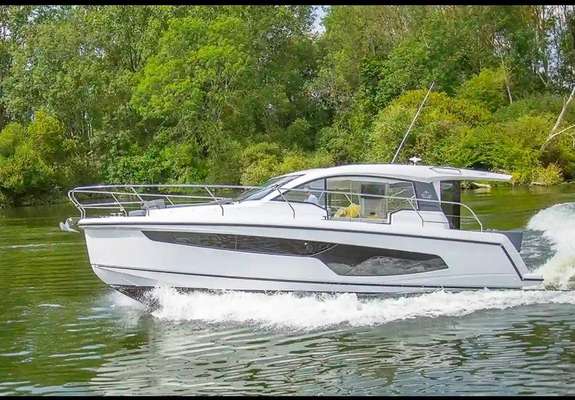 2023 Sealine C335