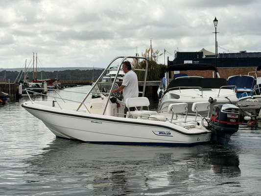 1999 Boston Whaler DAUNTLESS 18