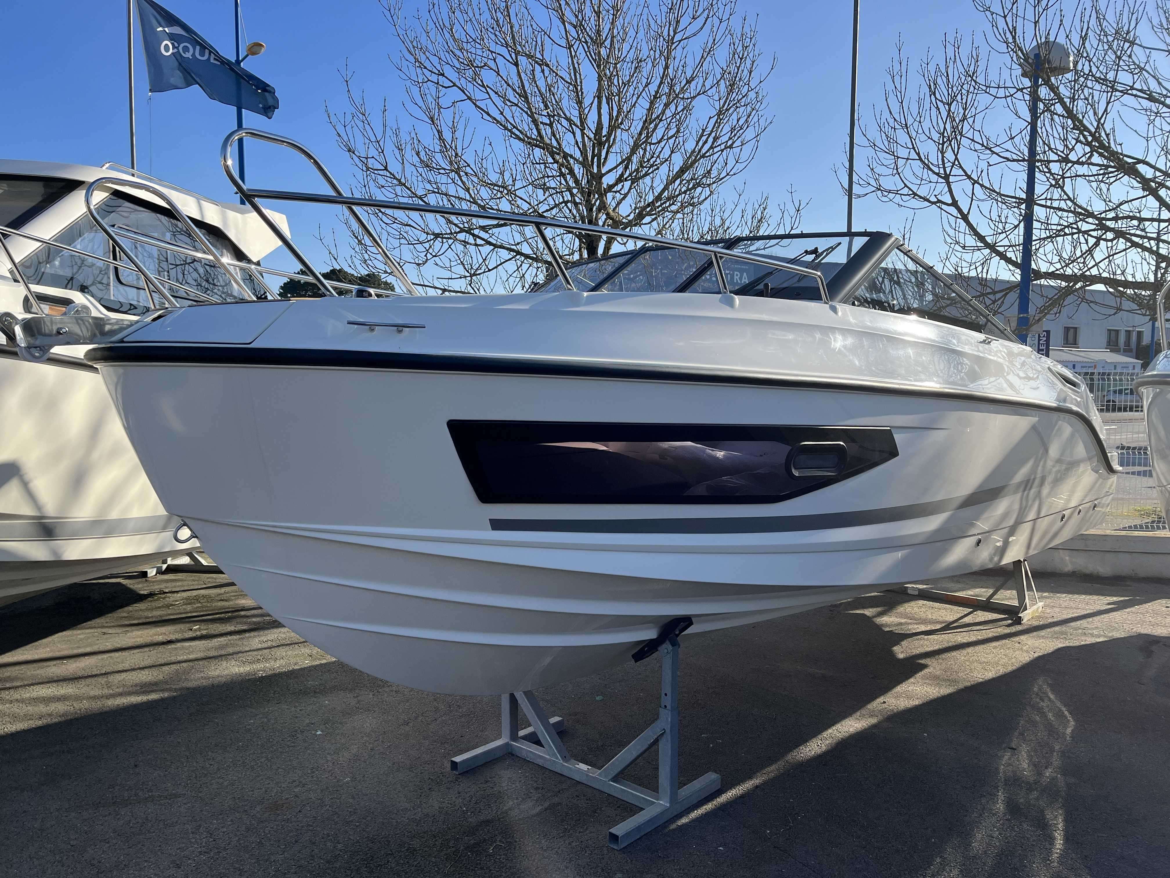 Quicksilver QUICKSILVER ACTIV 755 CRUISER