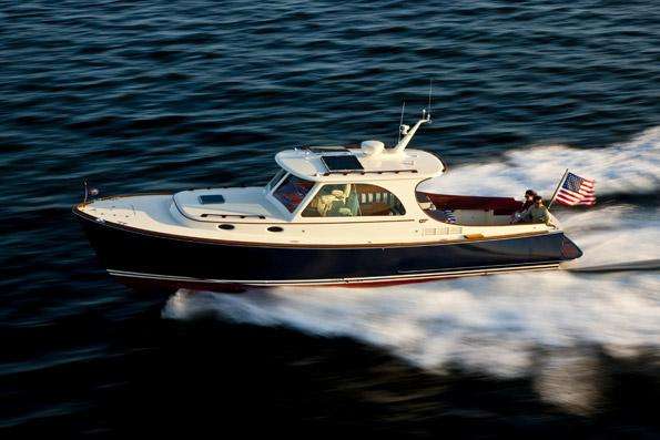 HINCKLEY YACHTS PICNIC BOAT 37