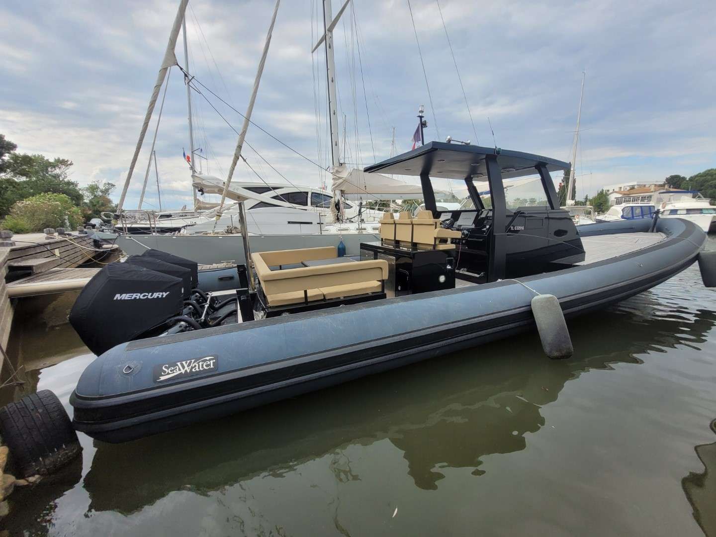 Sea Water PHANTOM 400