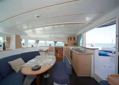 Catamarano LAGOON 380 usato Italia