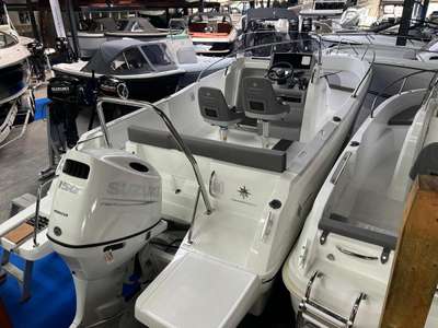 Barca JEANNEAU CAP CAMARAT 6.5 CC nuovo Paesi Bassi