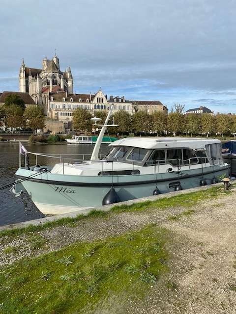 LINSSEN YACHTS LINSSEN 30 SL SEDAN