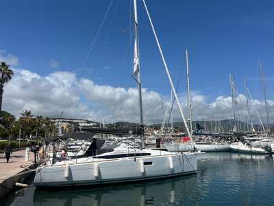 Barca a vela JEANNEAU SUN ODYSSEY 349 PERFORMANCE usato Francia