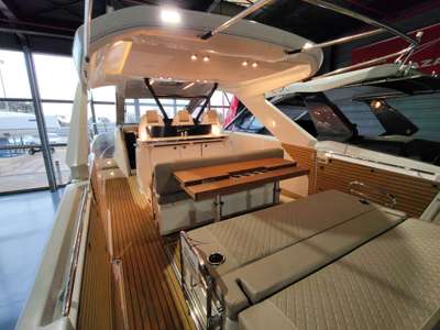 Barca JEANNEAU DB 37 IB nuovo Spagna