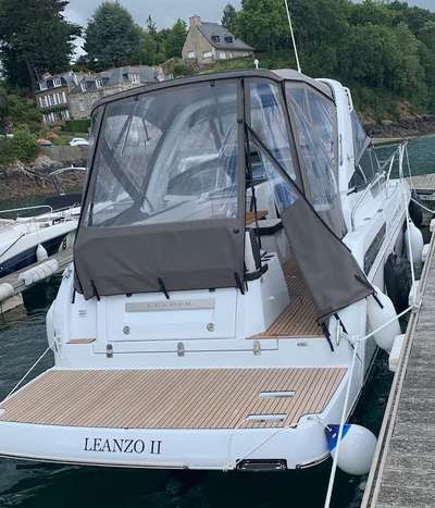 Barca JEANNEAU LEADER 30 usato Francia