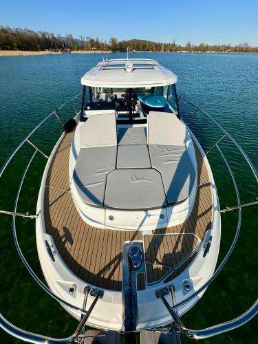 Barca JEANNEAU MERRY FISHER 1095 usato svizzero