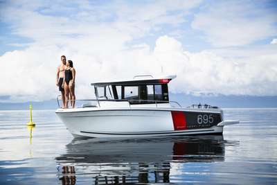 Barca JEANNEAU MERRY FISHER 695 SPORT SÉRIE 2 nuovo Francia
