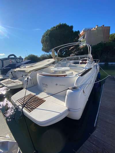 Barca JEANNEAU LEADER 805 usato Francia
