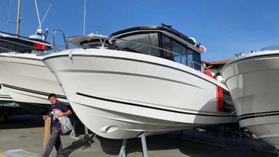 Barca JEANNEAU MERRY FISHER 795 SPORT SÉRIE 2 nuovo Francia