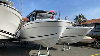Barca JEANNEAU MERRY FISHER 795 SPORT SÉRIE 2 nuovo Francia