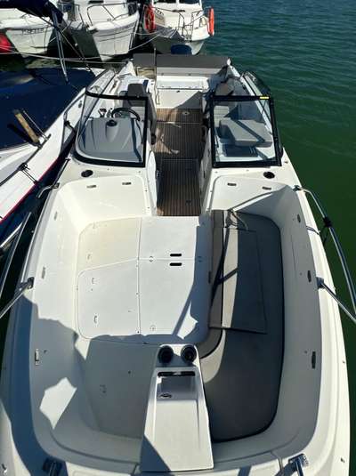 Barca JEANNEAU CAP CAMARAT 7.5 BR usato Spagna