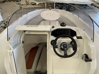 Barca JEANNEAU CAP CAMARAT 5.5 CC SÉRIE 2 nuovo Francia