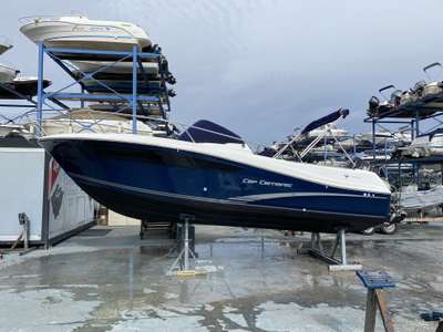 Bateau JEANNEAU CAP CAMARAT 7.5 CC occasion France