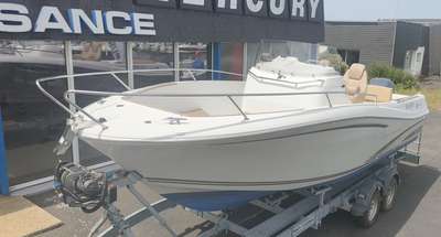 Barca JEANNEAU CAP CAMARAT 7.5 CC STYLE usato Francia