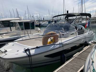 Barca JEANNEAU CAP CAMARAT 7.5 WA usato Francia