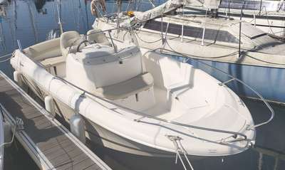 Barca JEANNEAU CAP CAMARAT 635 CC STYLE usato Francia
