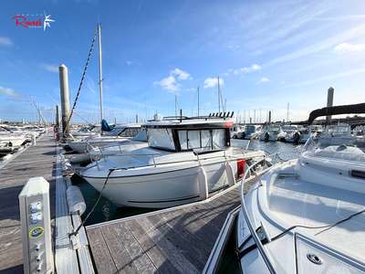 Barca JEANNEAU MERRY FISHER 695 SPORT SÉRIE 2 usato Francia