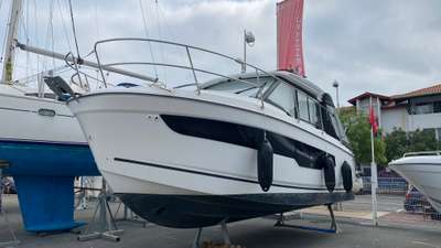 Barca JEANNEAU MERRY FISHER 895 SÉRIE 2 usato Francia