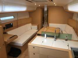 Jeanneau Sun Odyssey 389 Lifting Keel for sale Band of Boats